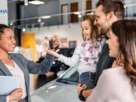Imagen promocional de la Gran Feria de Vehículos FEMPHA, evento automotriz con ofertas especiales y exhibición de carros en un solo lugar.